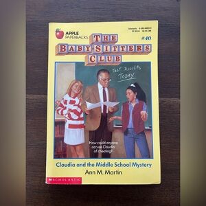 📚 The Baby-Sitters Club #40:Claudia and the Middle School Mystery– Ann M. Martin